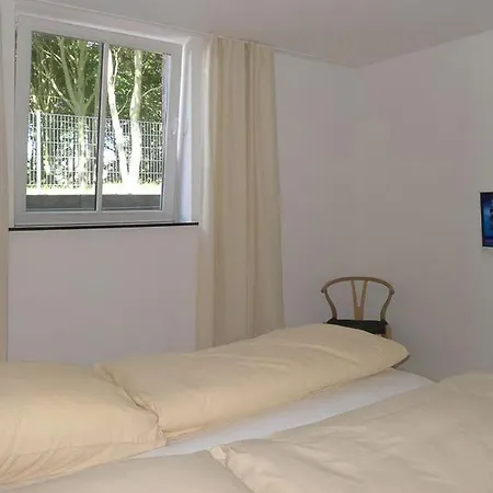 Haus Am 1 *