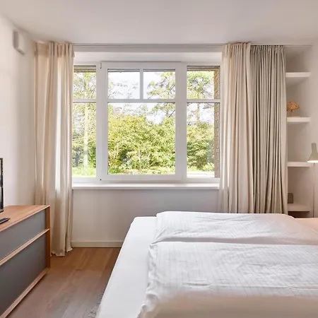Haus Am 1 *